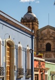 Oaxaca, ville coloniale, façades colorées, église, Mexique